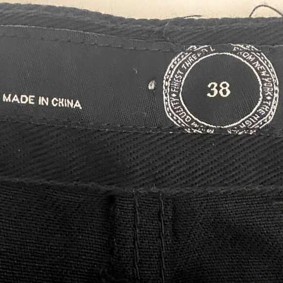 Finest Thread Luxury Goods-Black Shorts with Space Theme Patches - size 38 NWOT - Picture 4 of 12